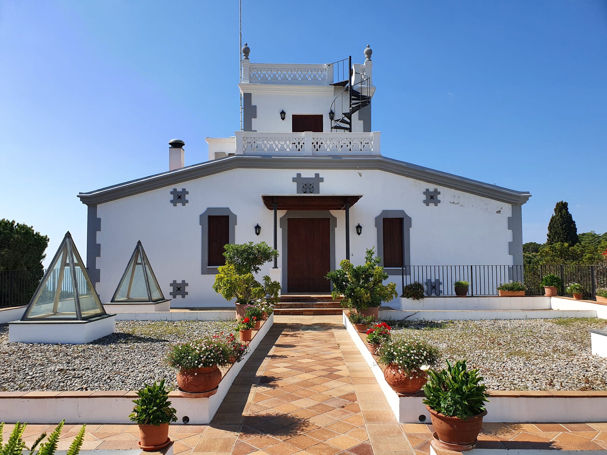 Alquila por horas Espacio idílico con piscina, barbacoa y vistas al mar