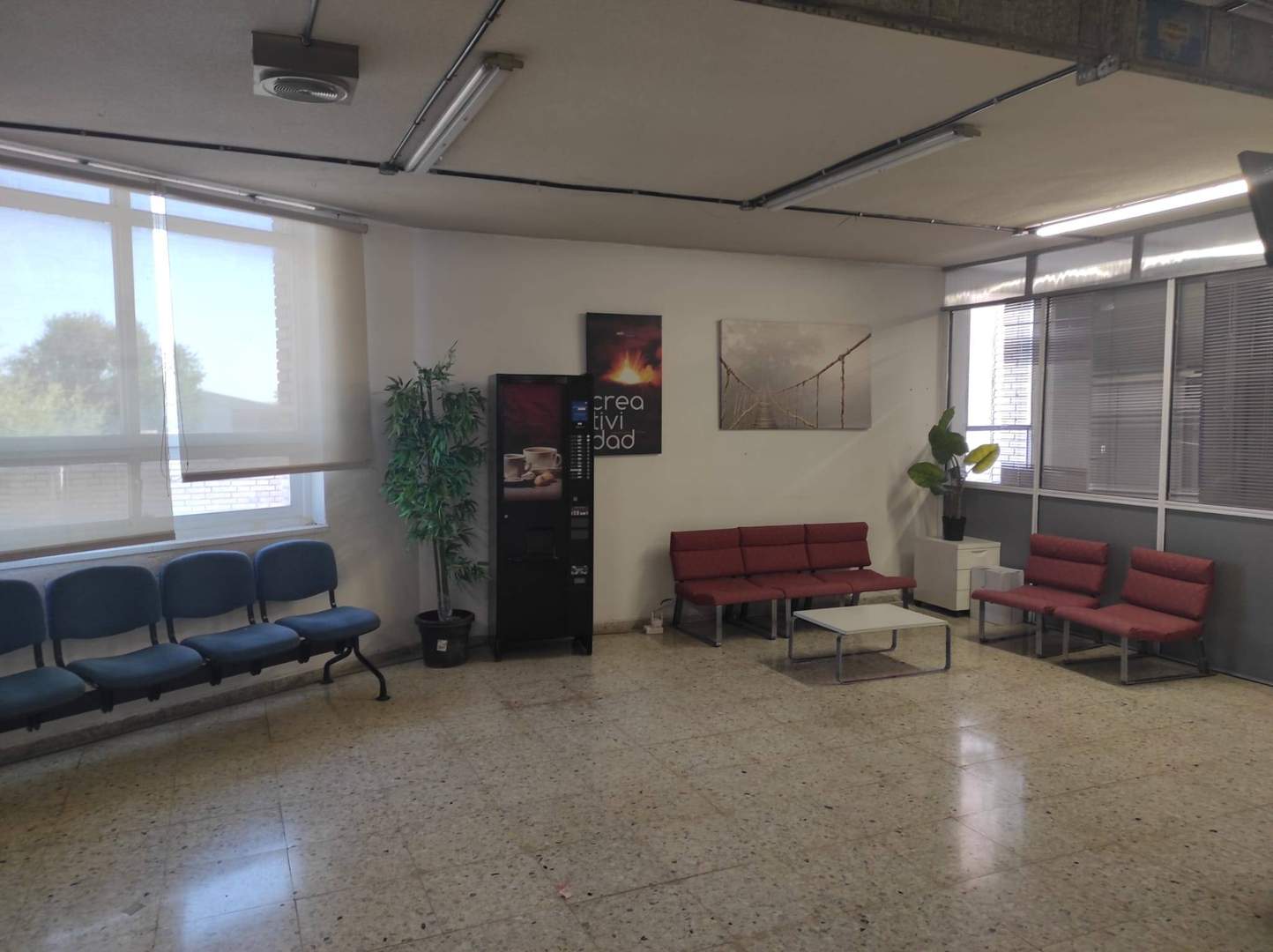Alquila por horas Habitación de hospital, consulta médica, sala de espera y recepción