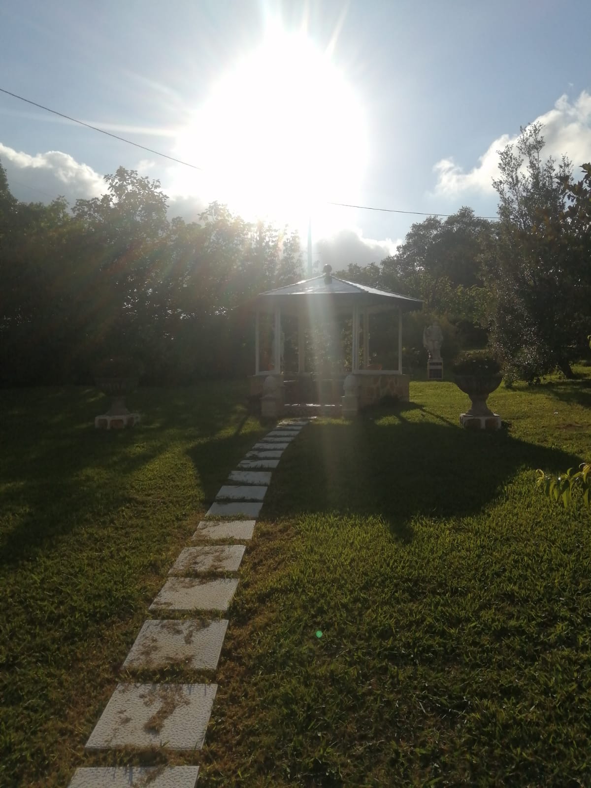 Alquila por horas Espacio polivalente rural con jardin decorado y antiguedades