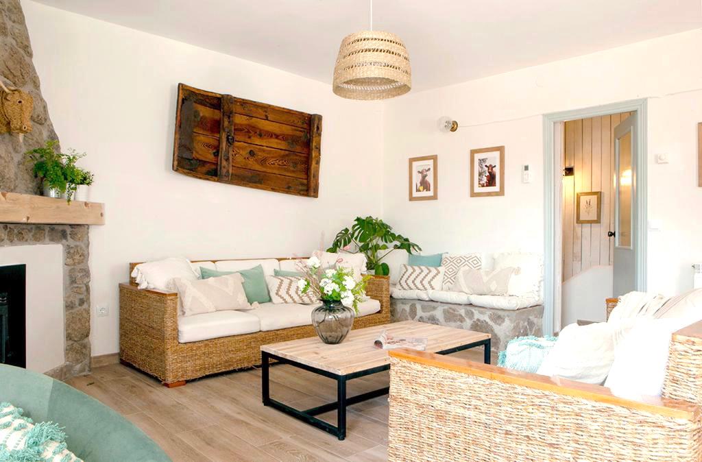 Alquila por horas Bonita casa rodeada de un mar de encinas en Toledo