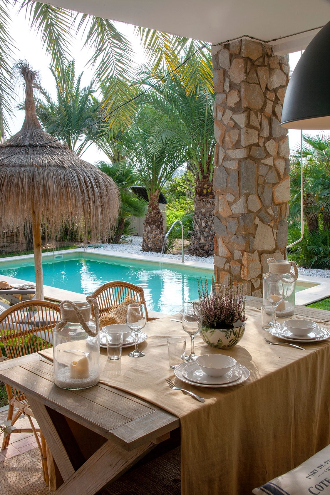 Alquila por horas Villa de lujo en medio de un palmeral en Alicante