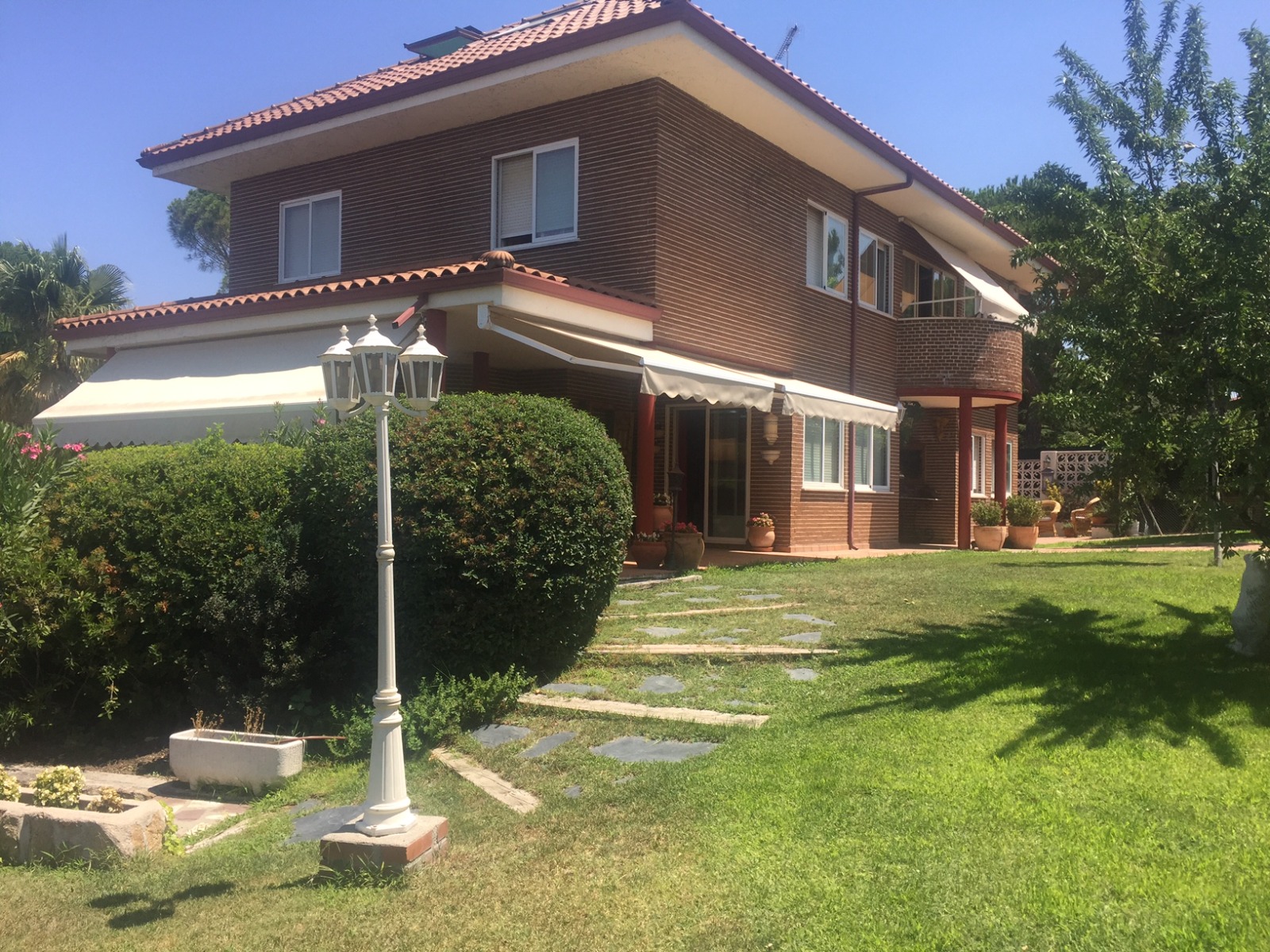 Alquila por horas Chalet Jardin 2500m2