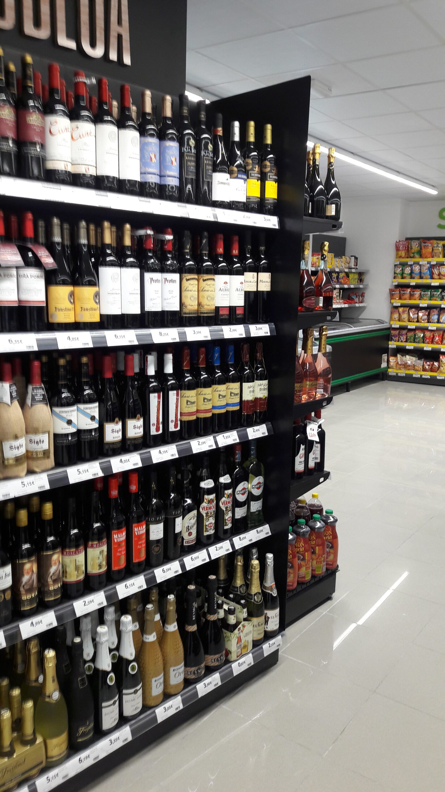 Alquila por horas Supermercado nuevo en el centro de madrid con todas las secciones