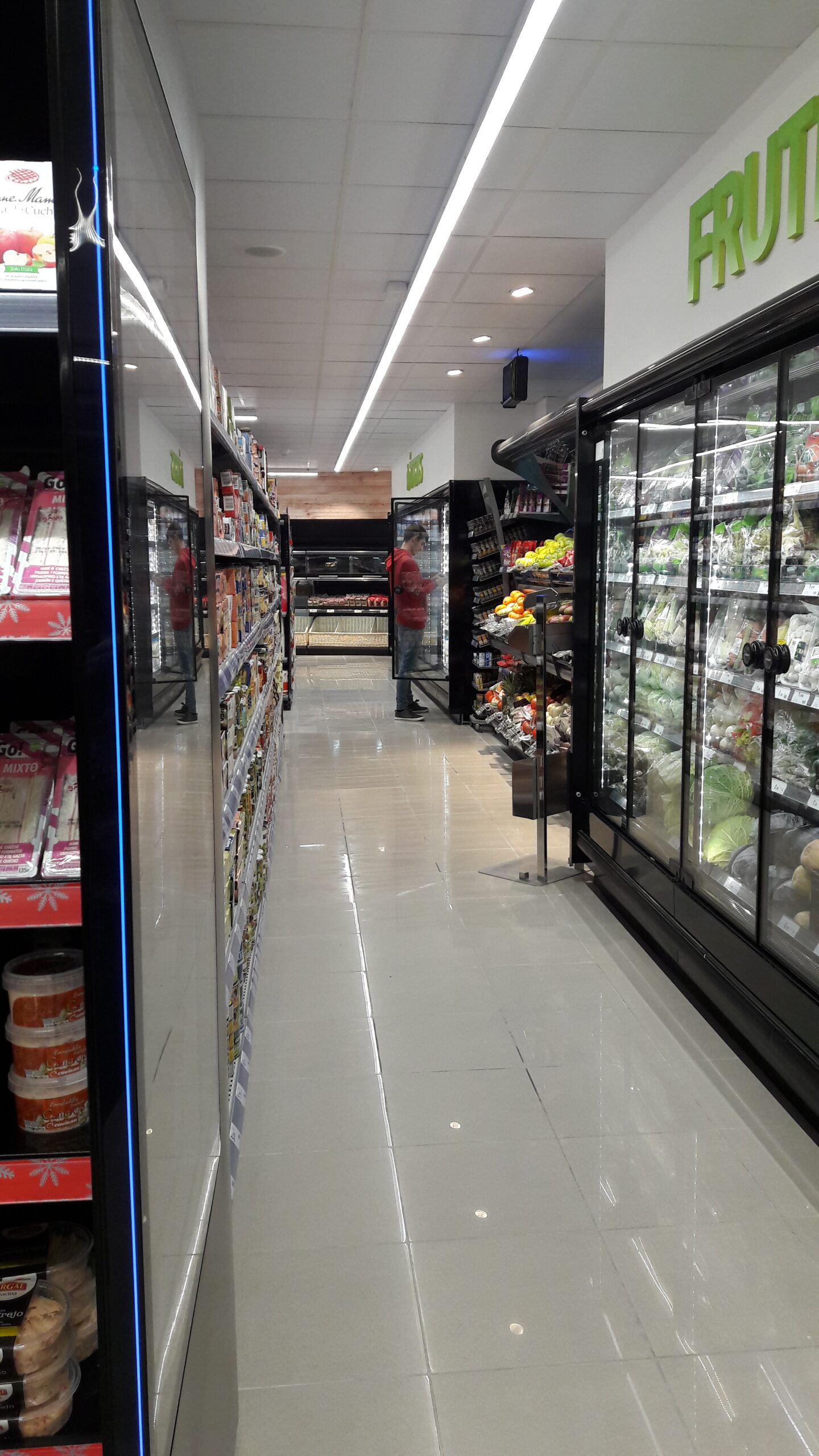 Alquila por horas Supermercado nuevo en el centro de madrid con todas las secciones