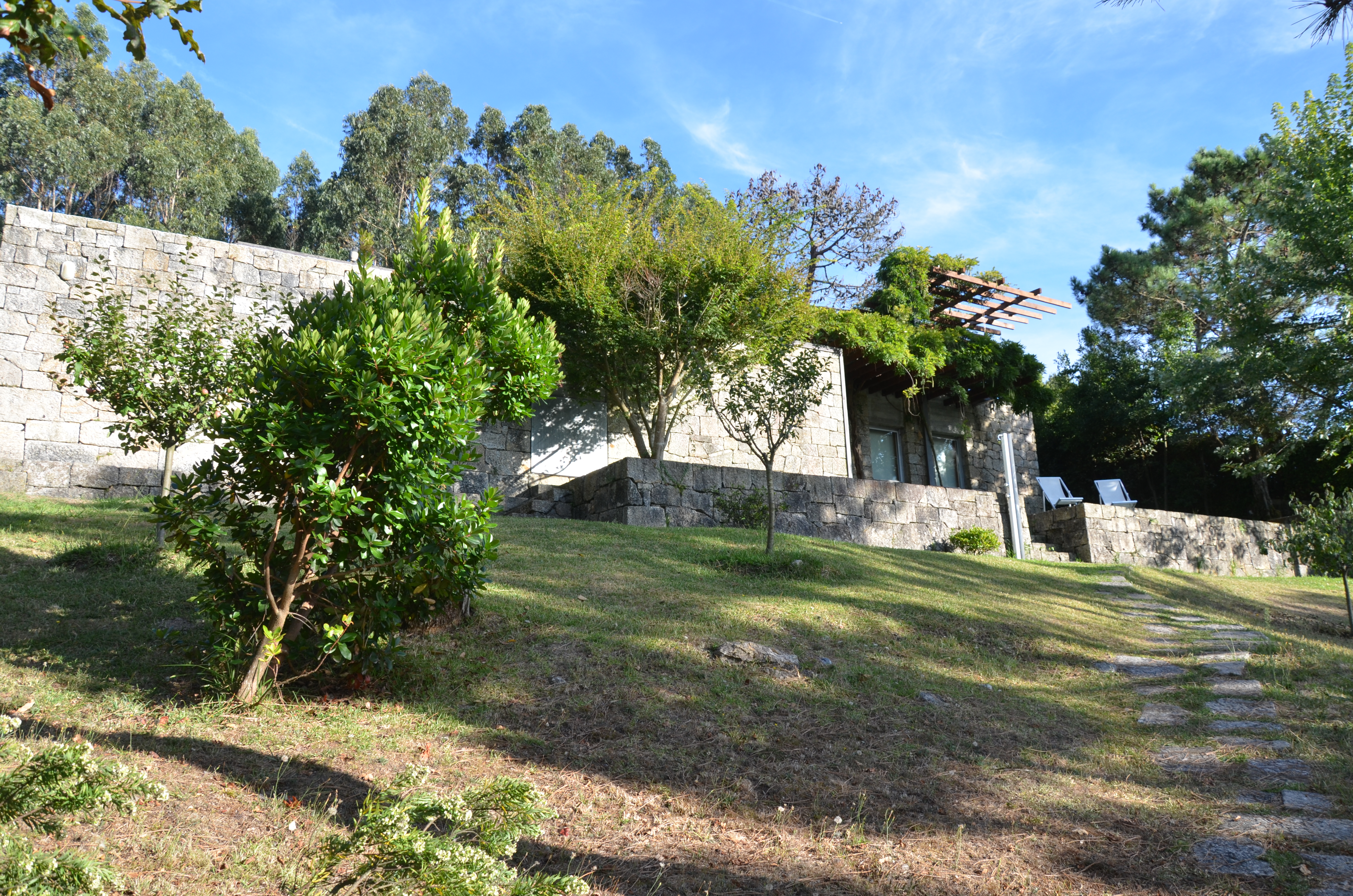 Alquila por horas Vivienda en medio del bosque con piscina 