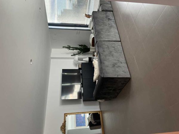 Alquila por horas Vivienda unifamiliar de estilo modernista con impresionantes vistas al mar y al bosque 