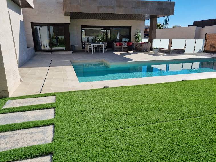 Alquila por horas Chalet individual 1 planta, moderno, zona residencial