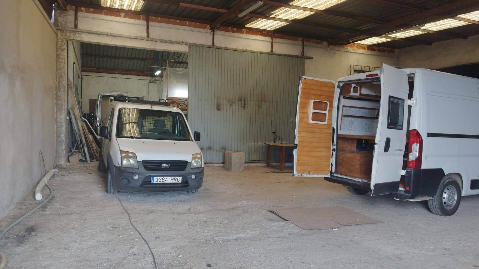 Alquila por horas Nave Industrial de los años 70 en Madrid