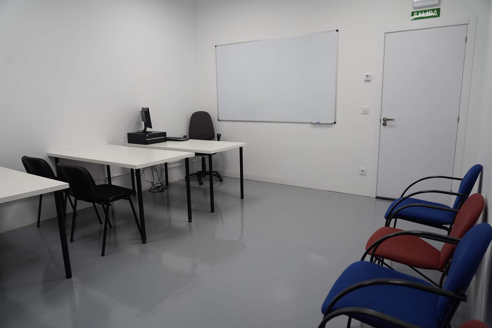Alquila por horas Nave industrial para actividades audiovisuales/artes escénicas. Alquiler por salas