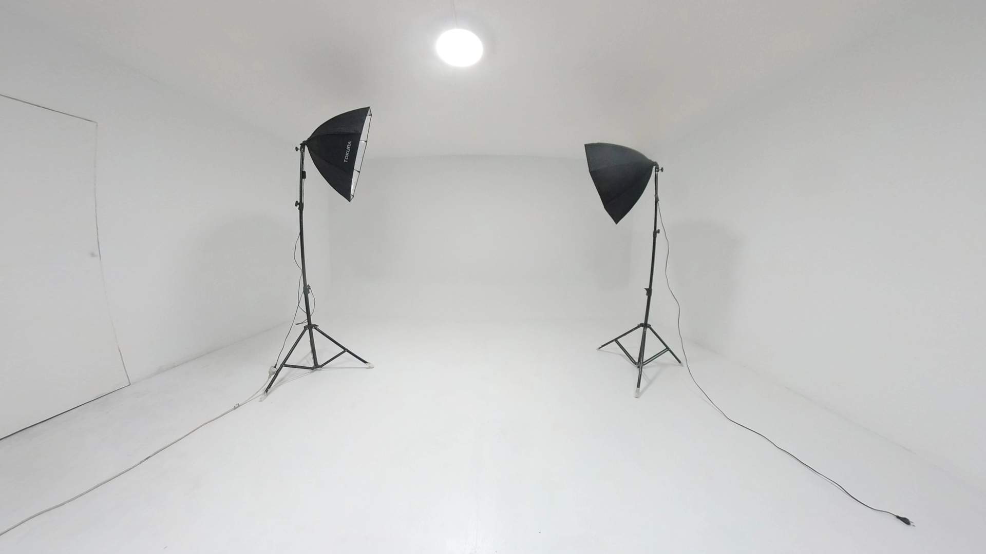 Alquila por horas Plató - Estudio de Fotografía con Zona de Oficinas Cerca del Centro de Madrid