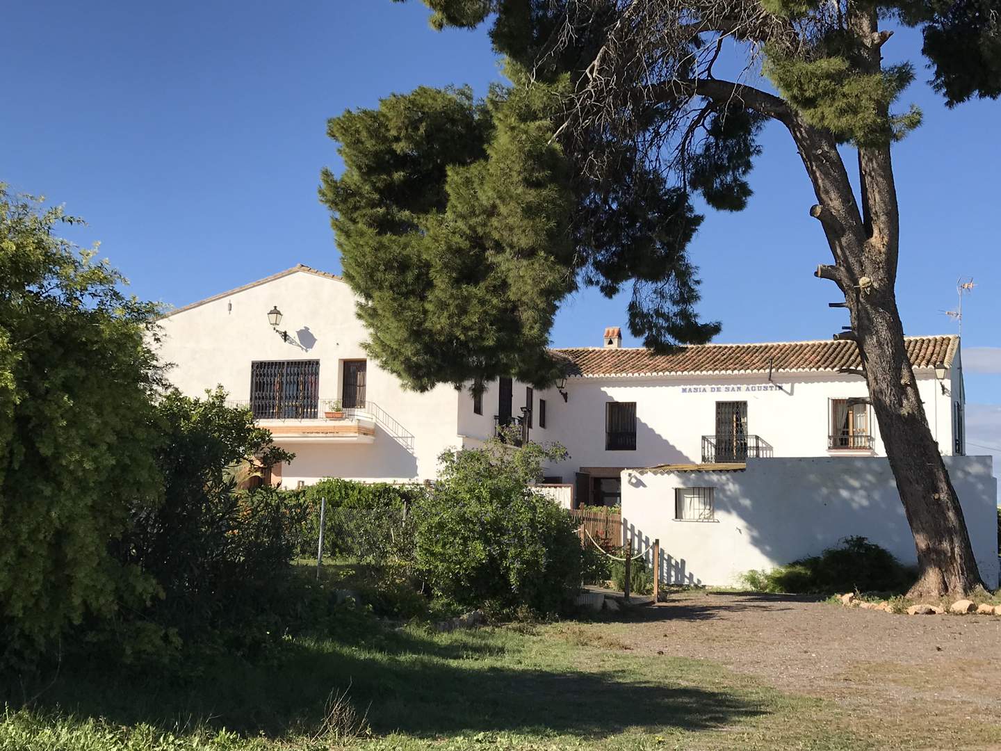 Alquila por horas Masía mediterránea con amplios espacios al aire libre