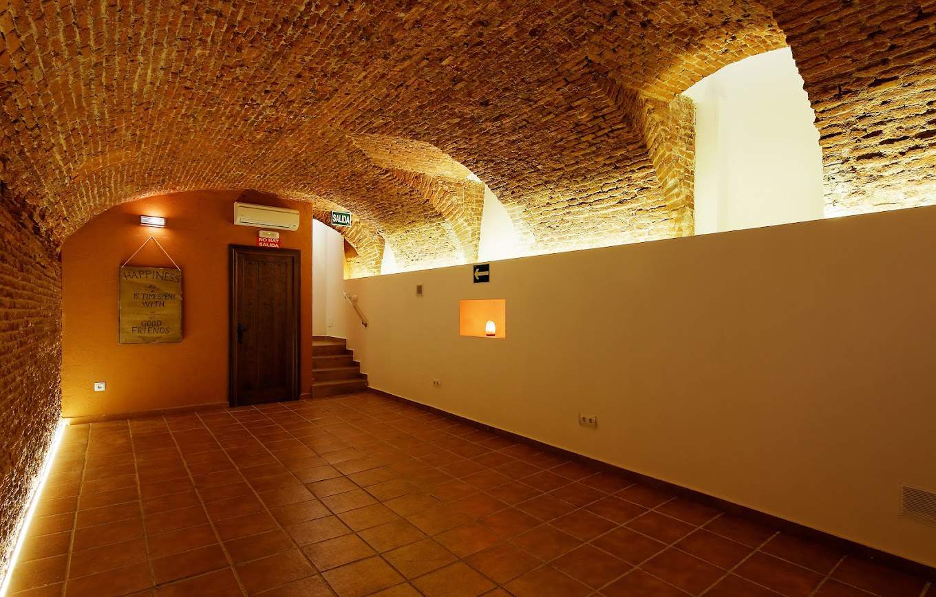 Alquila por horas Espacio íntimo y acogedor en el centro de Madrid, ideal para eventos, reuniones y formaciones