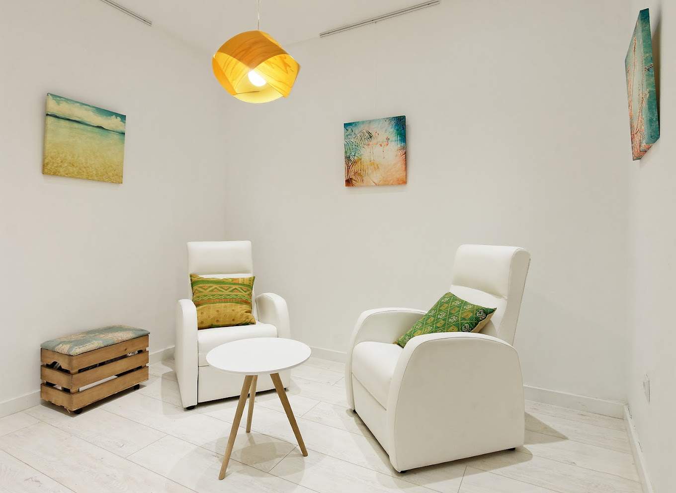 Alquila por horas Espacio íntimo y acogedor en el centro de Madrid, ideal para eventos, reuniones y formaciones