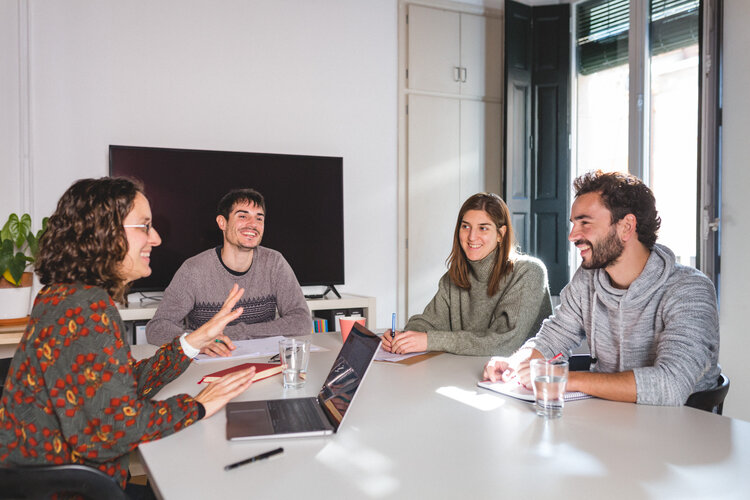 Alquila por horas Coworking, Sala de Reuniones y Eventos