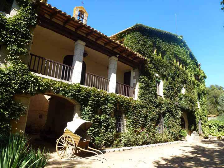 Alquila por horas Masia s. XII-Estilo Modernista/Ecléctico-Costa Brava