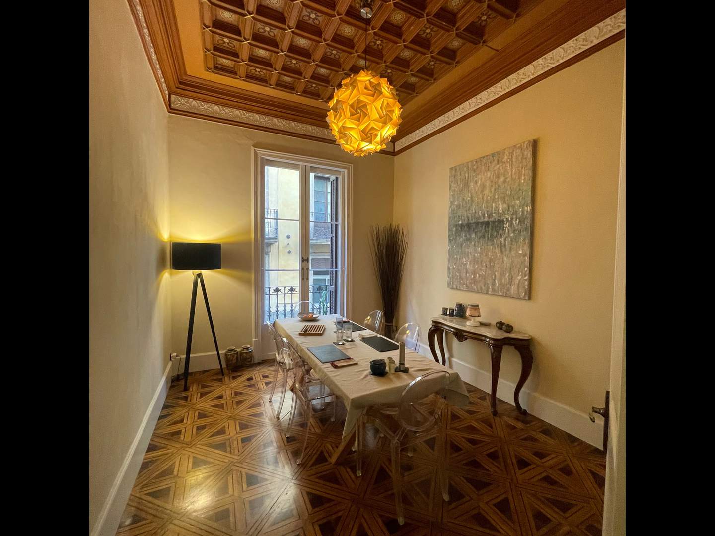 Alquila por horas Gran y Bonito Piso Antiguo - Pleno centro de Barcelona 