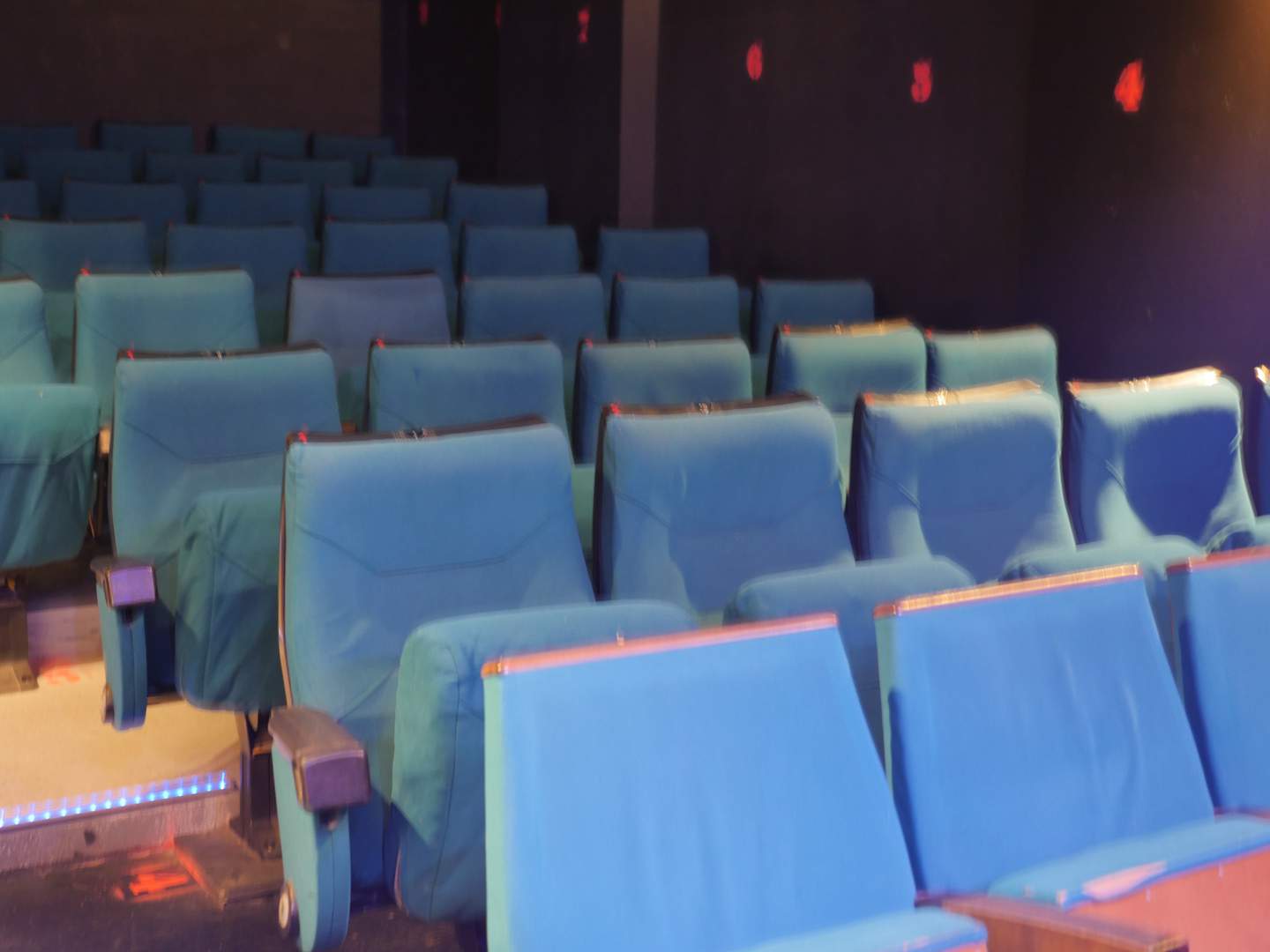 Alquila por horas Teatro alternativo con ambigú
