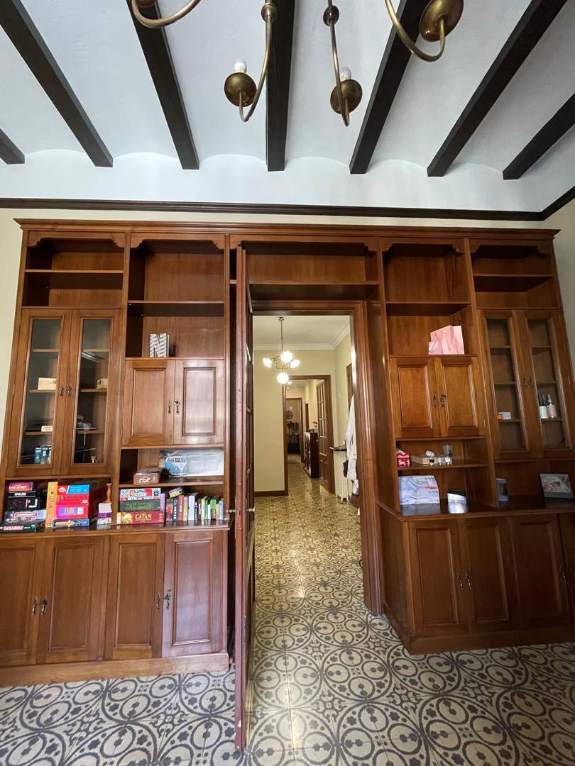 Alquila por horas Piso clásico reformado en edificio histórico