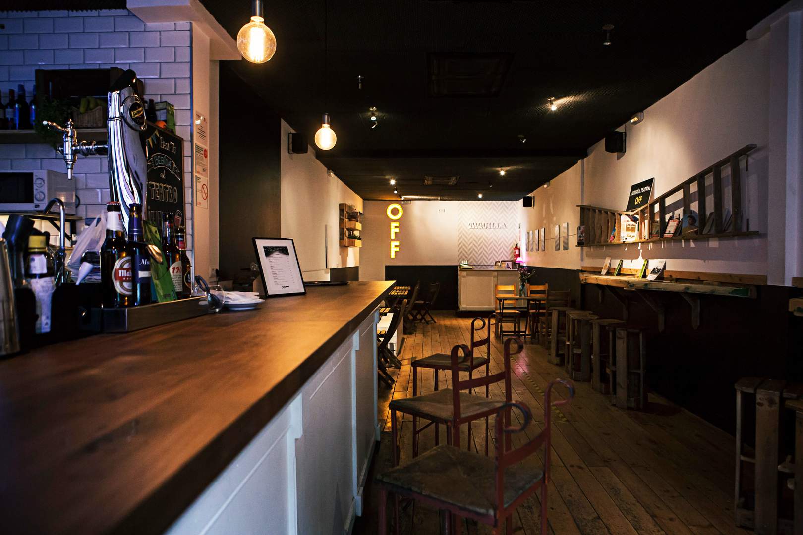 Alquila por horas Teatro con cueva y bar en el centro de Madrid