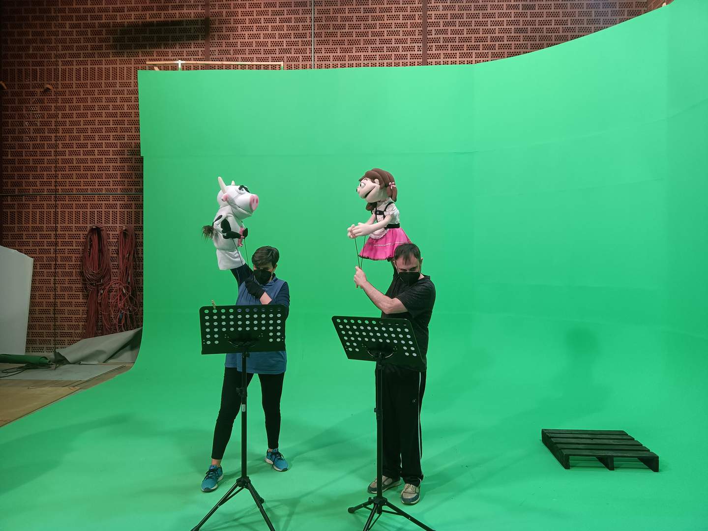 Alquila por horas Plató de 600 m2 para Producciones Audiovisuales