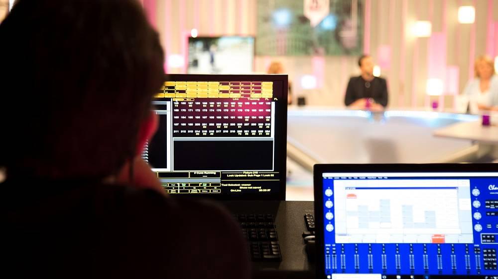 Alquila por horas Plató de 1000 m2 para Producciones Audiovisuales