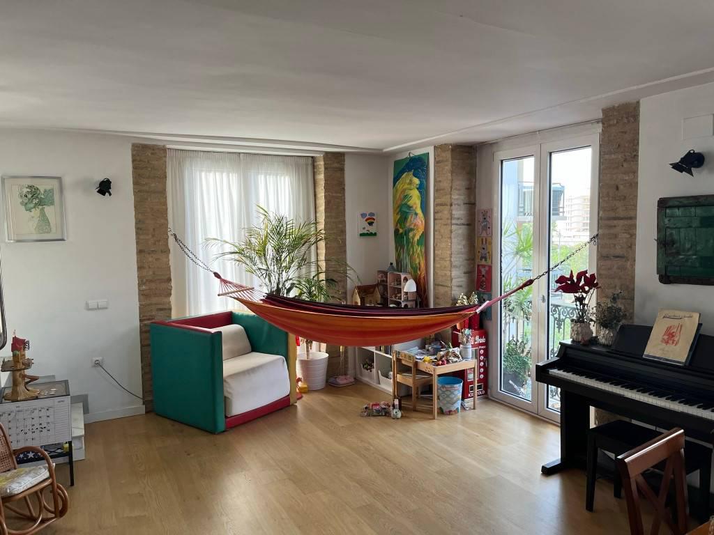 Alquila por horas Dúplex con vistas y chimenea, de estilo moderno y artístico