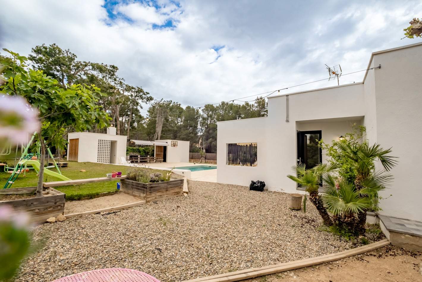 Alquila por horas Villa con piscina privada, zona ajardinada, barbacoa