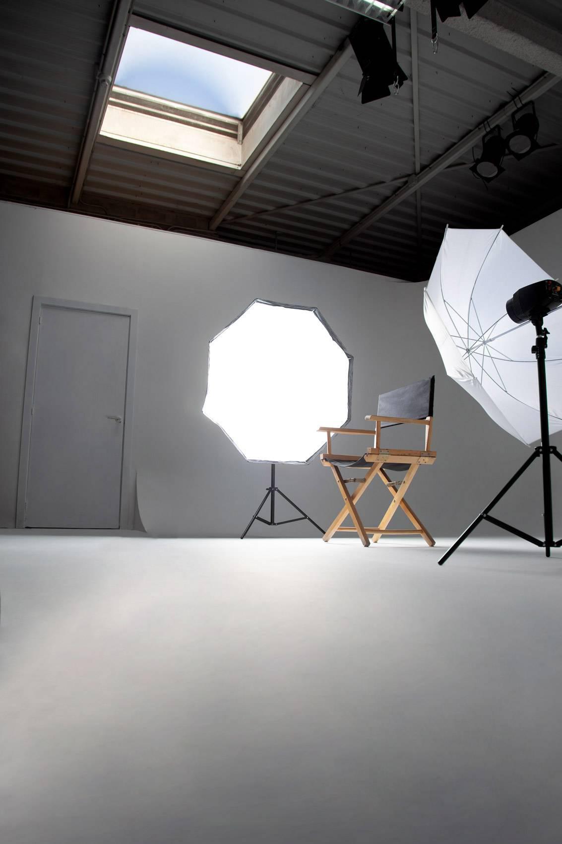 Alquila por horas Estudio fotográfico con Ciclorama y Fondos de cartulina 