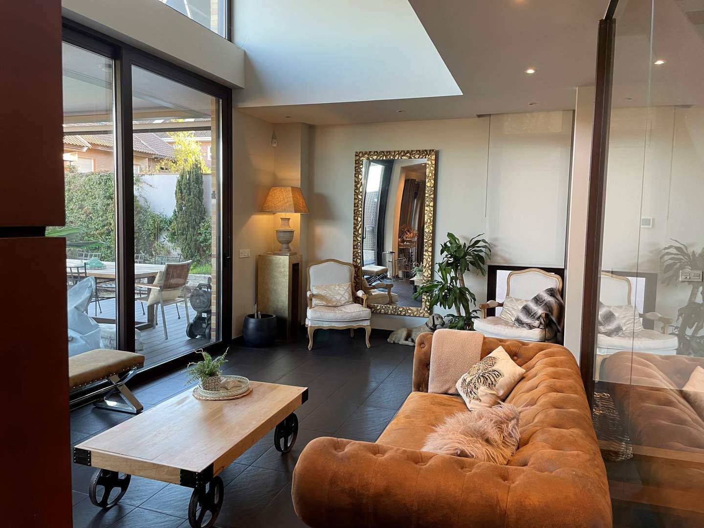 Alquila por horas Vivienda unifamiliar magnifica para rodajes y eventos!