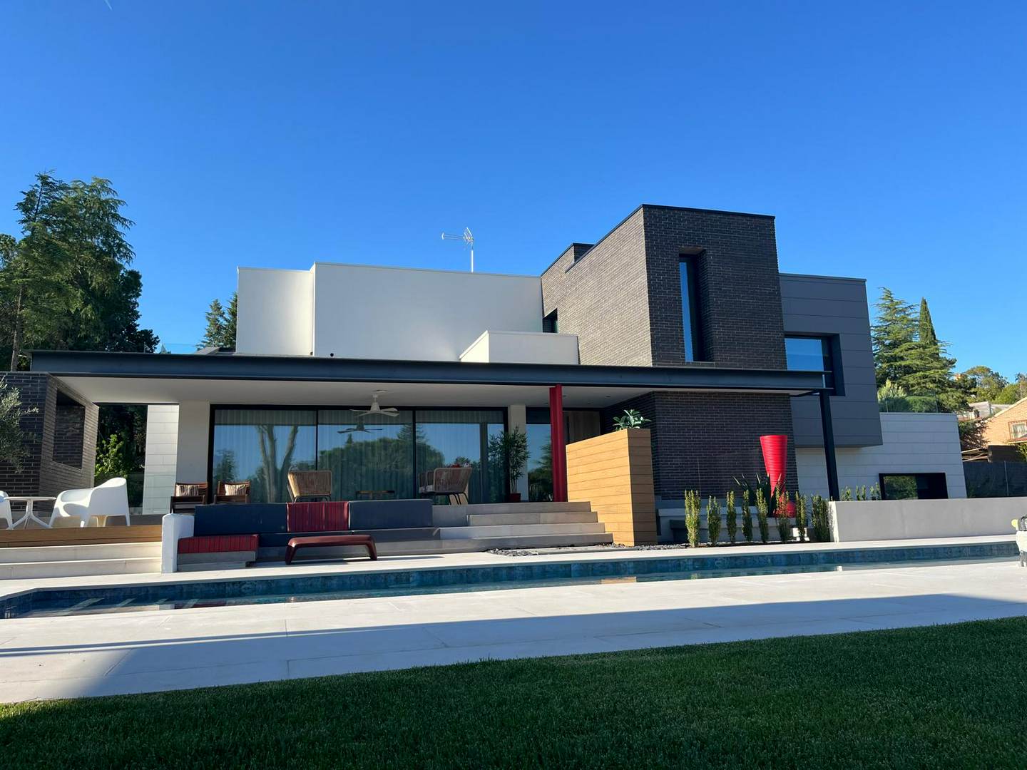 Alquila por horas Chalet individual moderno