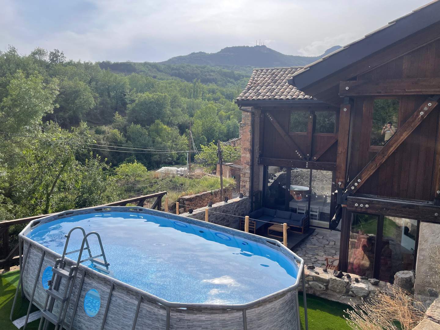 Alquila por horas Vivienda rustica de montaña con diversos espacios de exterior 