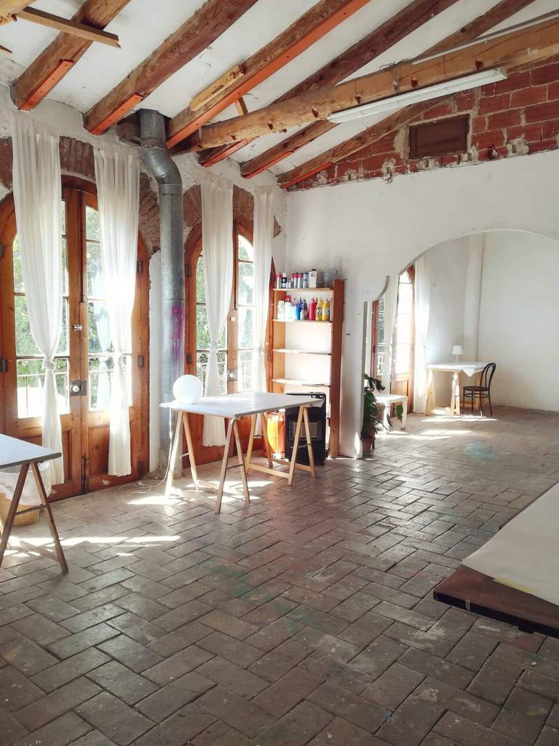Alquila por horas Masia en Montserrat que se utiliza como Residencia de artistas