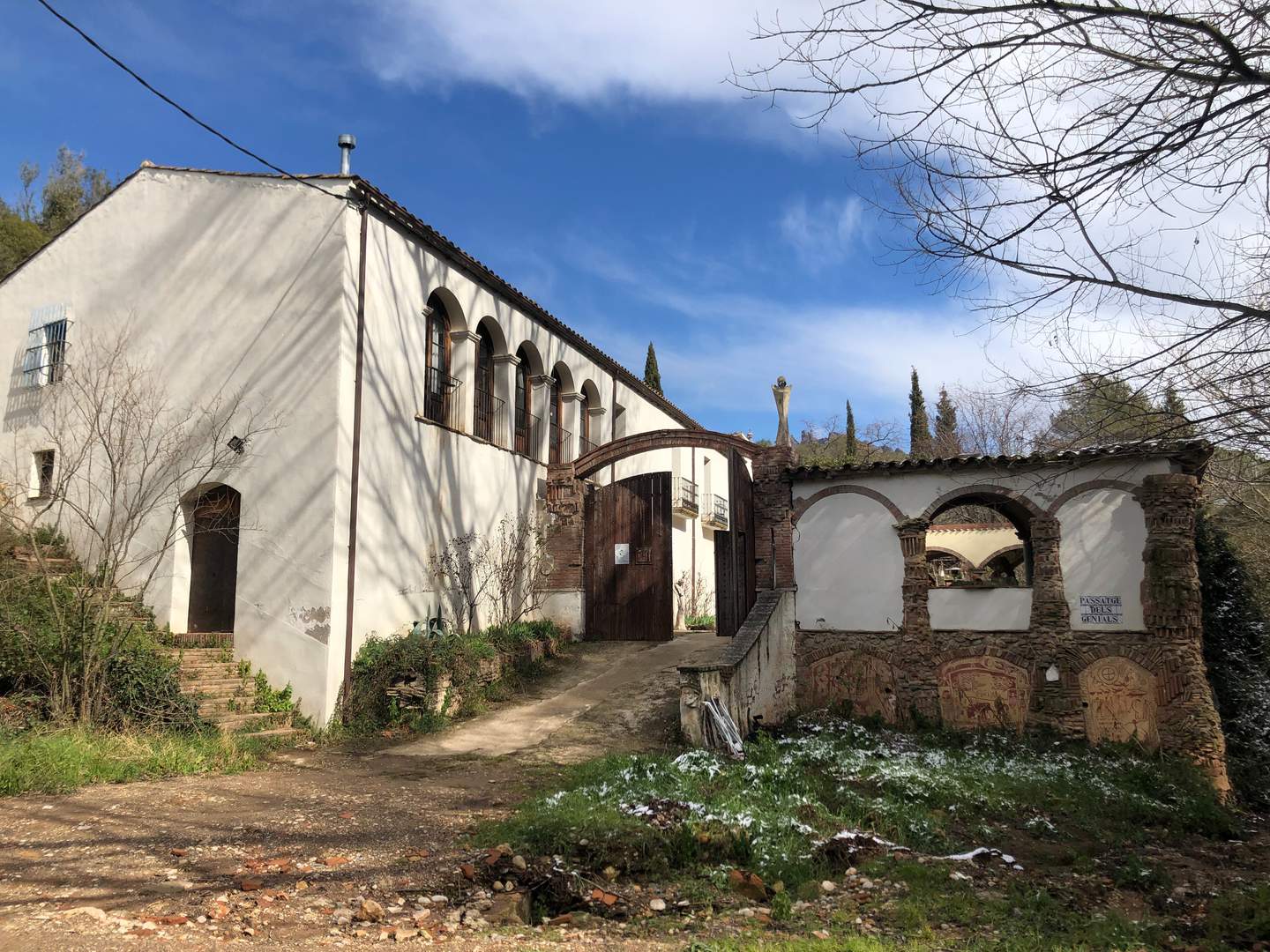 Alquila por horas Masia en Montserrat que se utiliza como Residencia de artistas