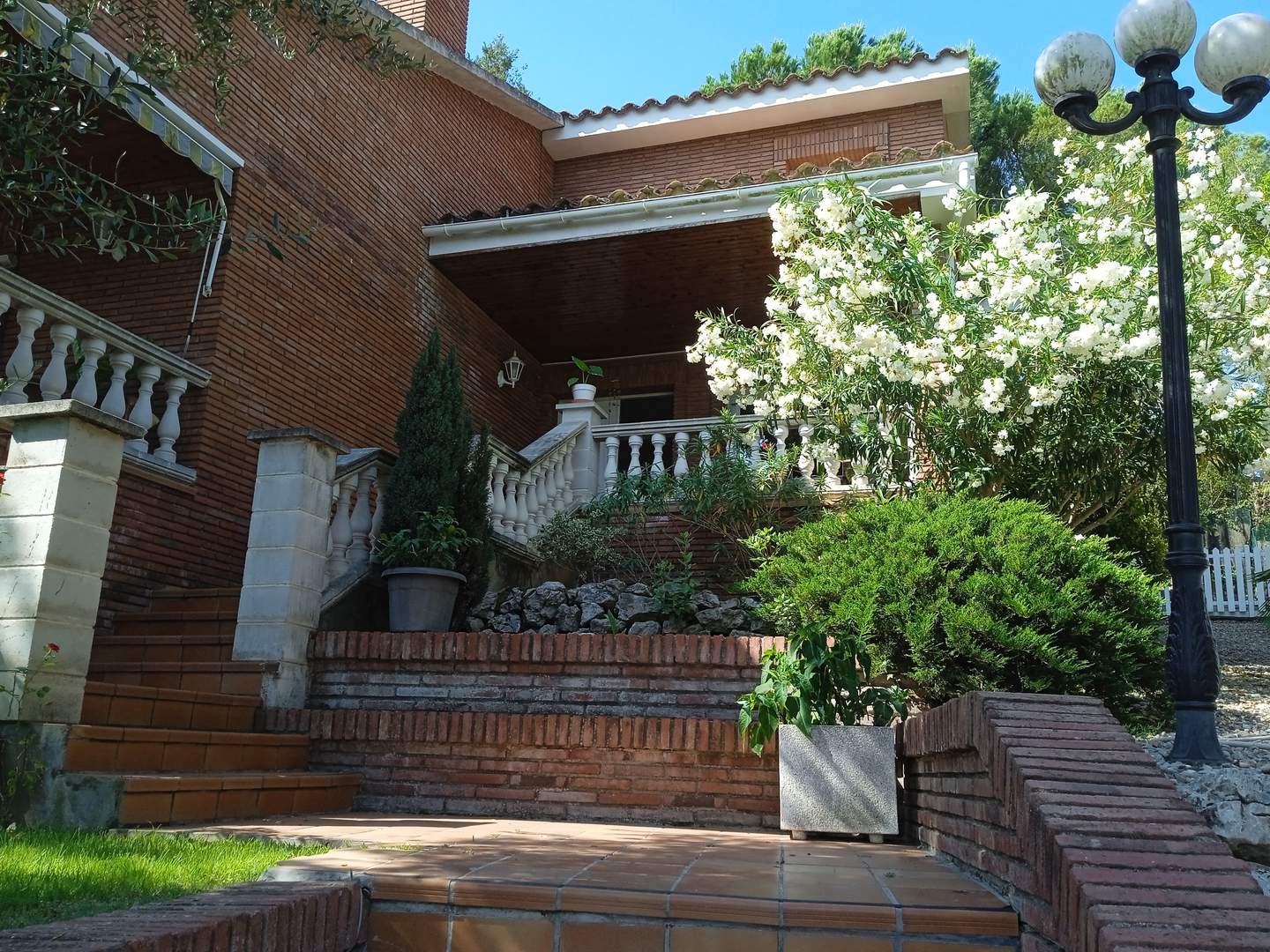 Alquila por horas vivienda unifamiliar clásica
