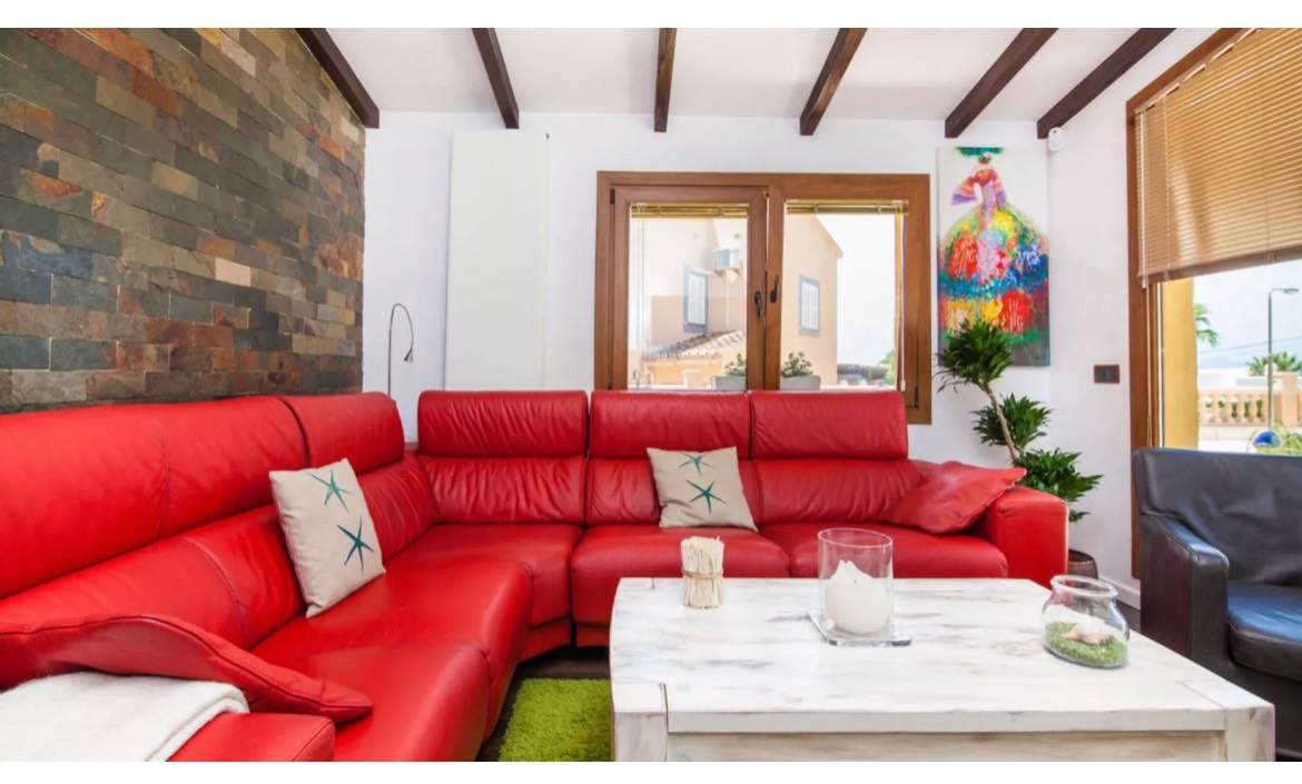 Alquila por horas Vivienda al estilo mediterraneo con espacio de arena y piscina de agua salada 