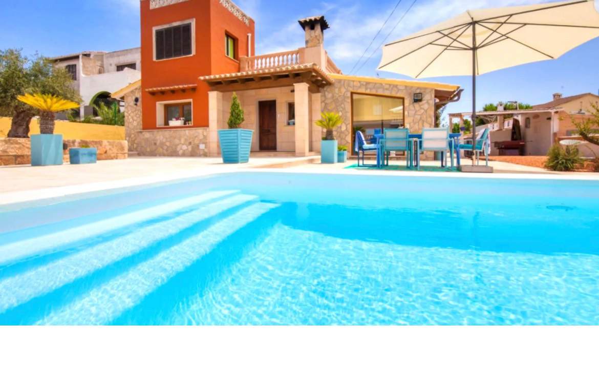 Alquila por horas Vivienda al estilo mediterraneo con espacio de arena y piscina de agua salada 