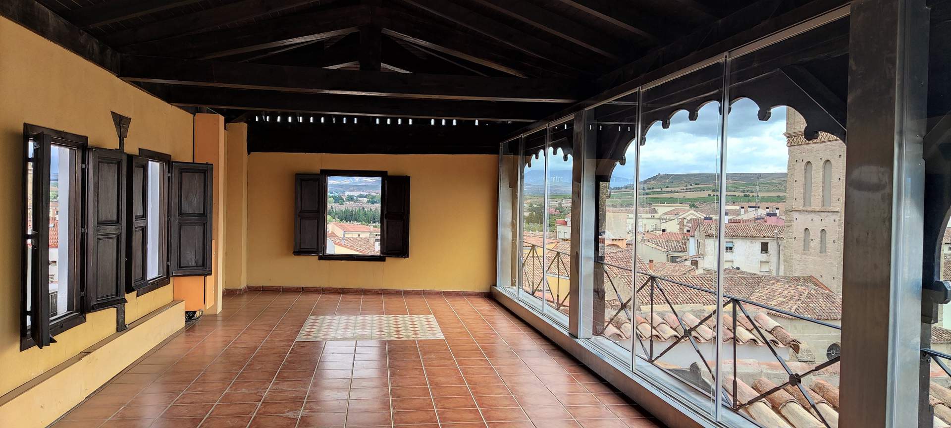 Alquila por horas Edificio historicista con bodega siglo XVI y solanera