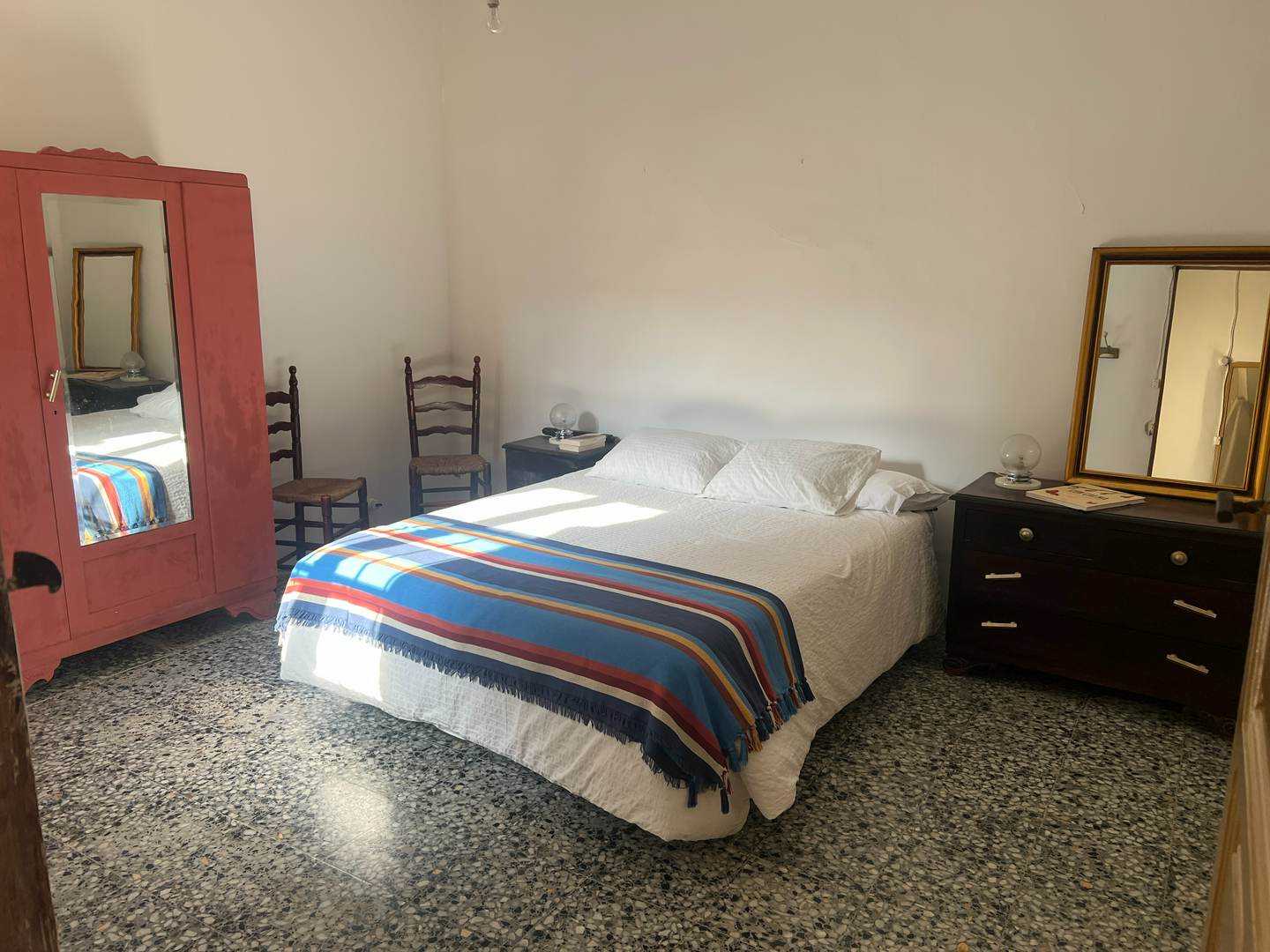 Alquila por horas Amplia casa de pueblo 1920. Valladolid