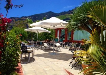 Alquila por horas Finca polivalente con vivienda rodeada de árboles frutales, cuidados jardines  