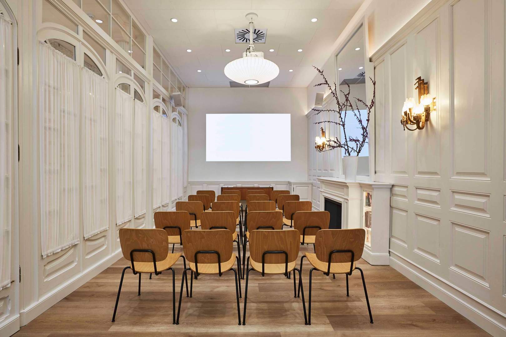 Alquila por horas Sala de Reuniones estilo Francés