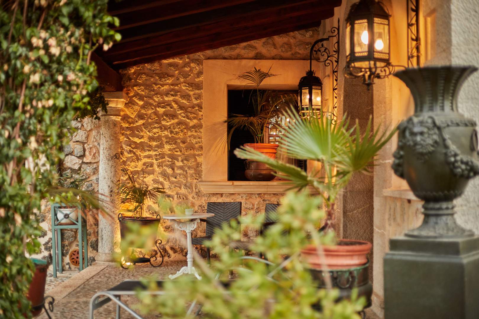 Alquila por horas Agroturismo con viñedos, jardines, huerto, piscina, chillout y fuentes