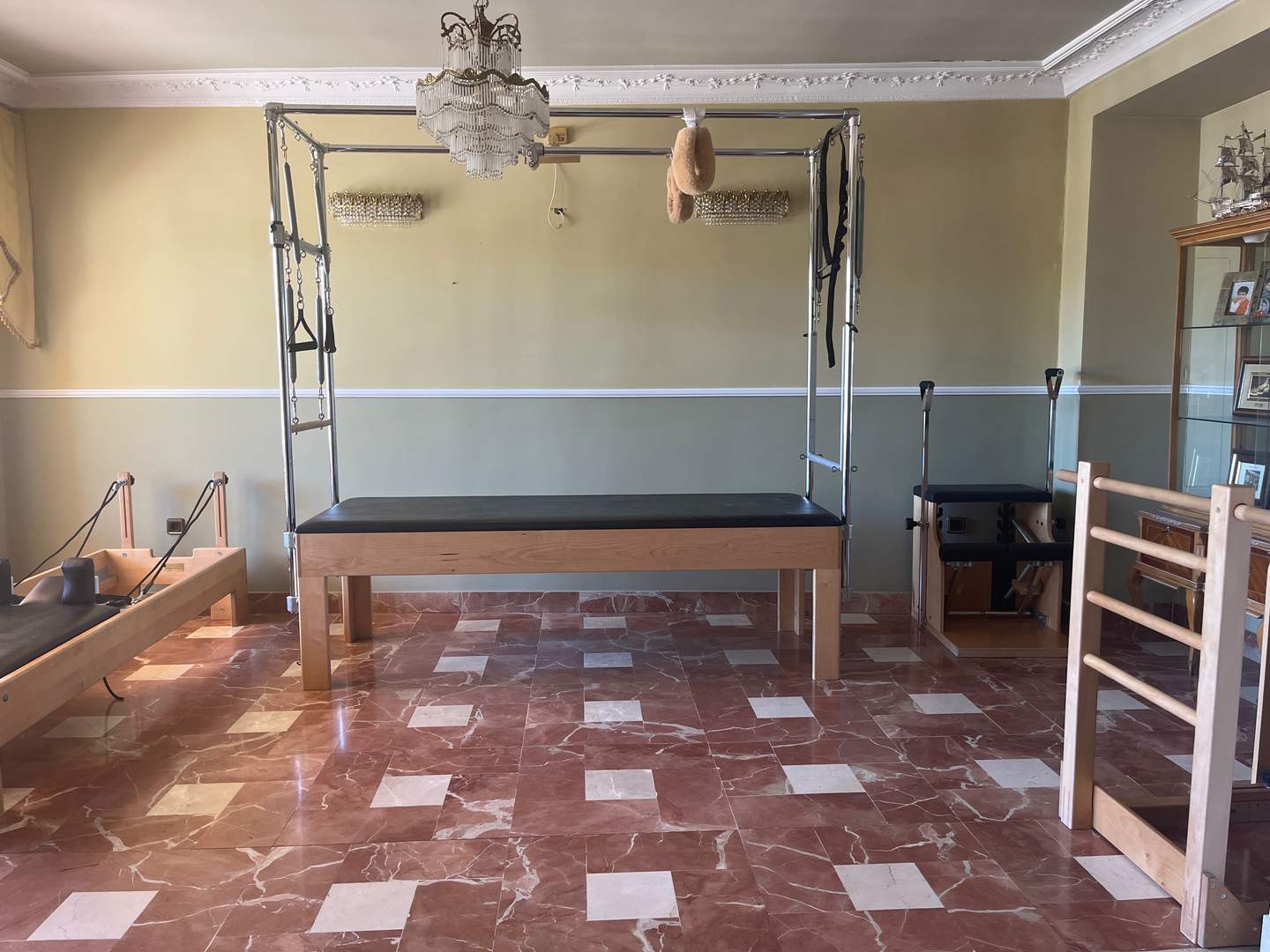 Alquila por horas Vivienda unifamiliar de estilo clásico 