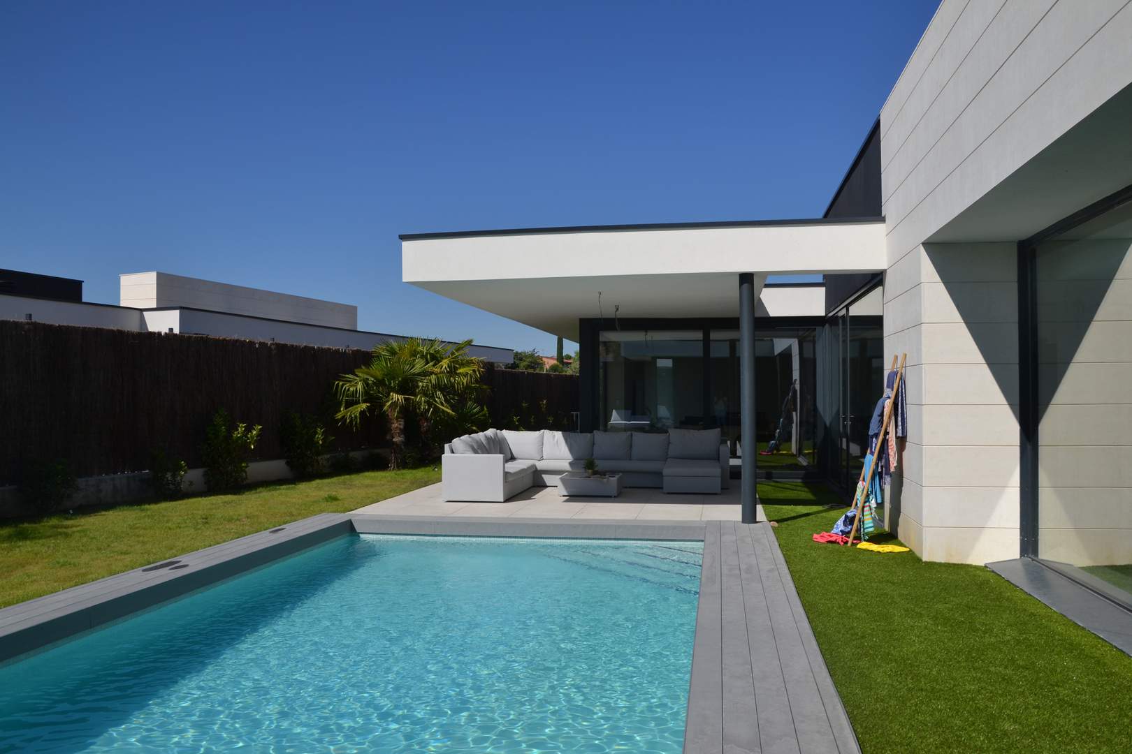 Alquila por horas Vivienda unifamiliar de diseño 