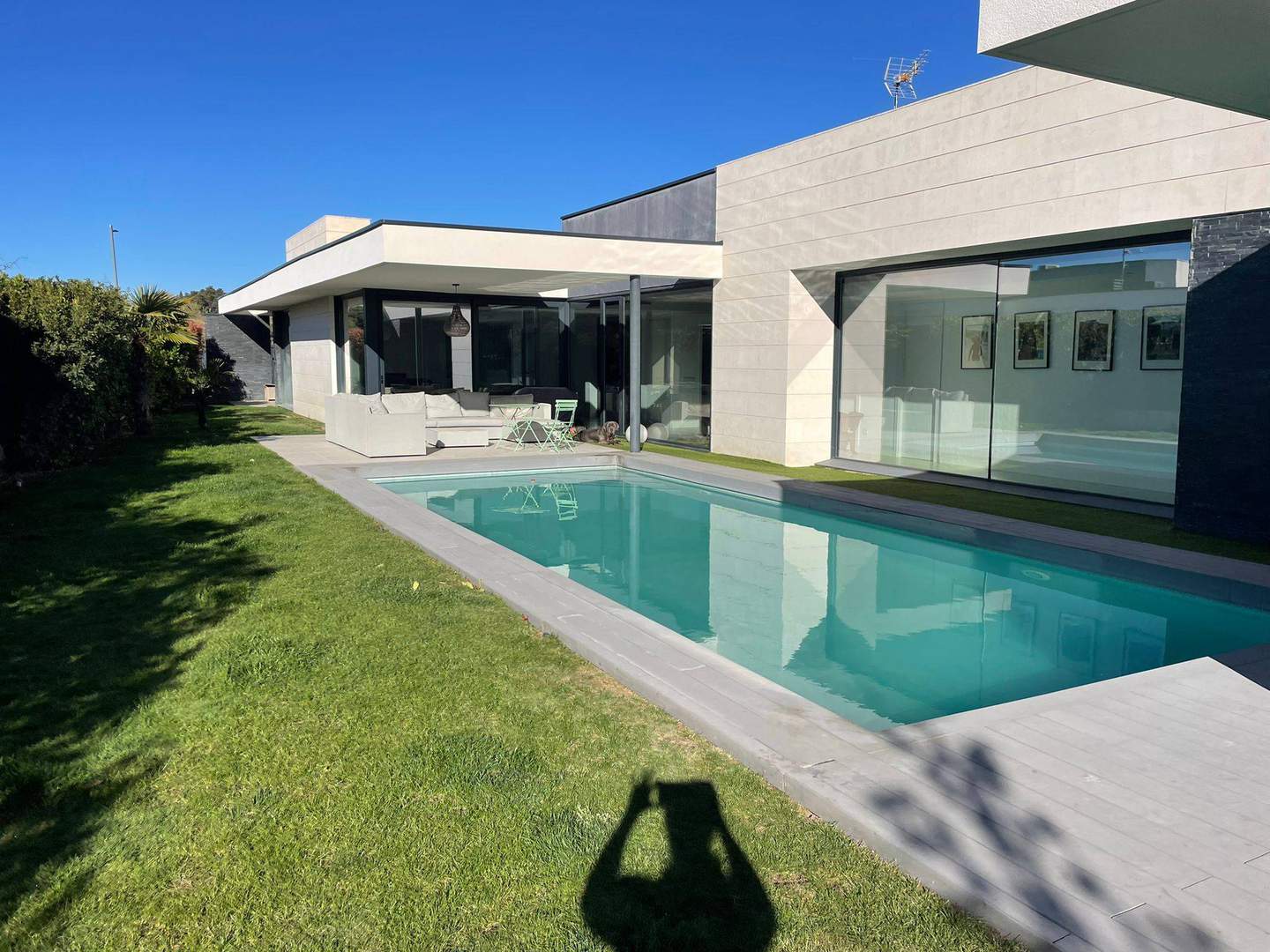 Alquila por horas Vivienda unifamiliar de diseño 