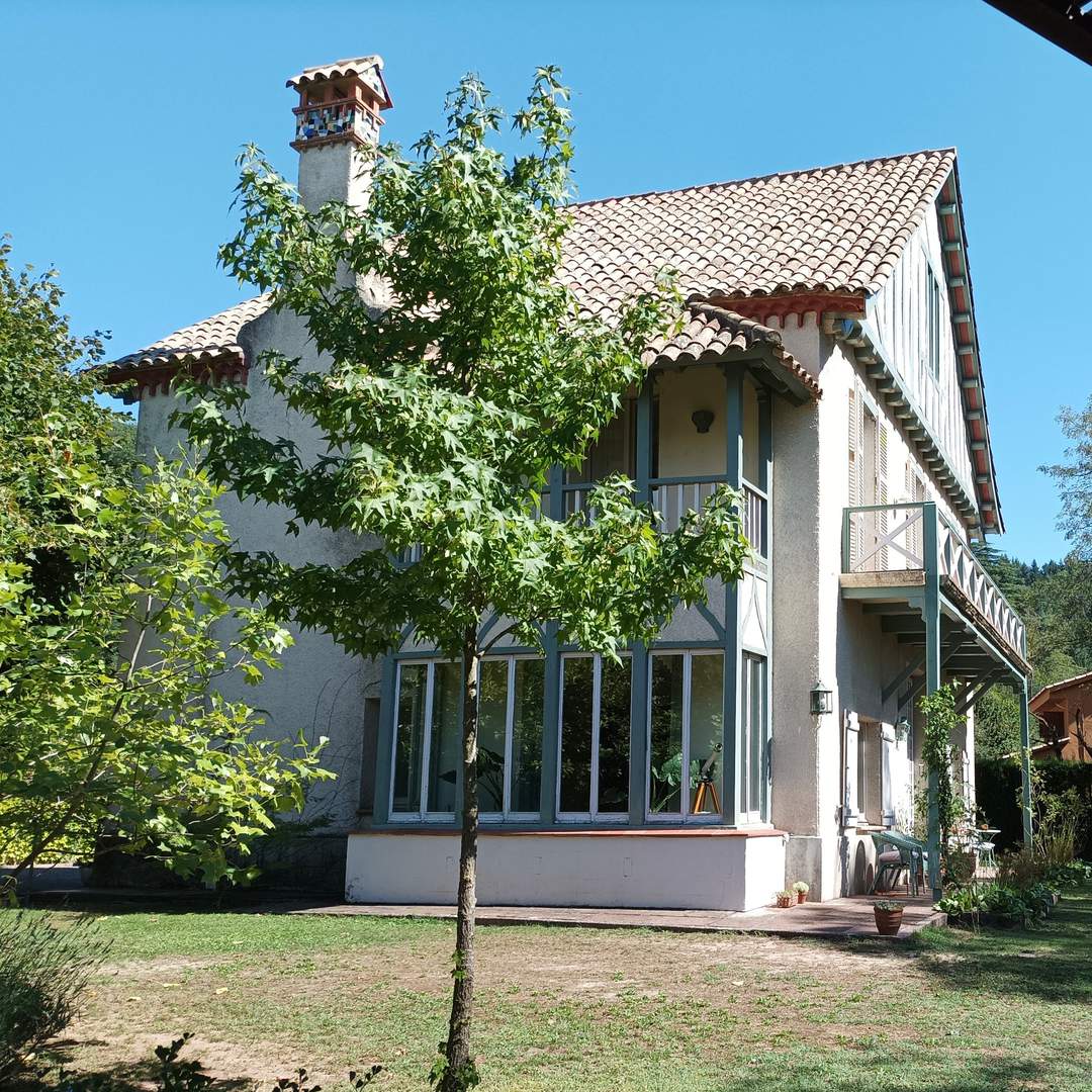 Alquila por horas CASA MODERNISTA EN VILADRAU