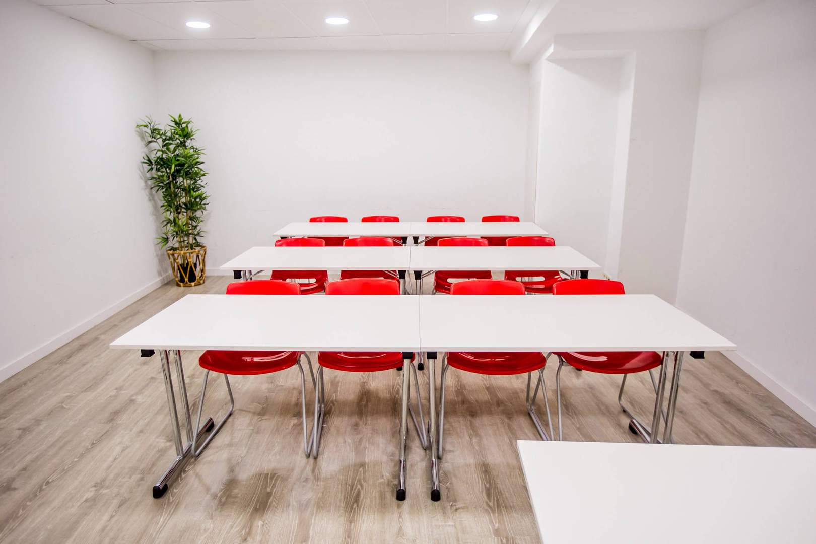 Alquila por horas Sala de reuniones y aula de formación Plaza de España Madrid