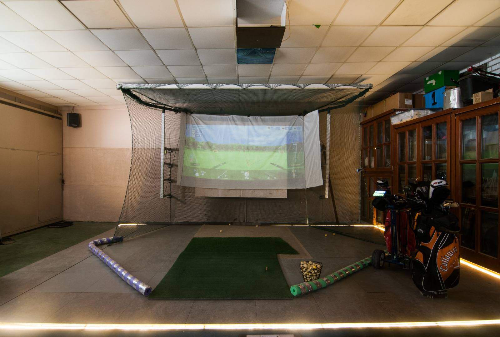 Alquila por horas Multiespacio recreativo estilo 80´s con Golf Indoor y terraza