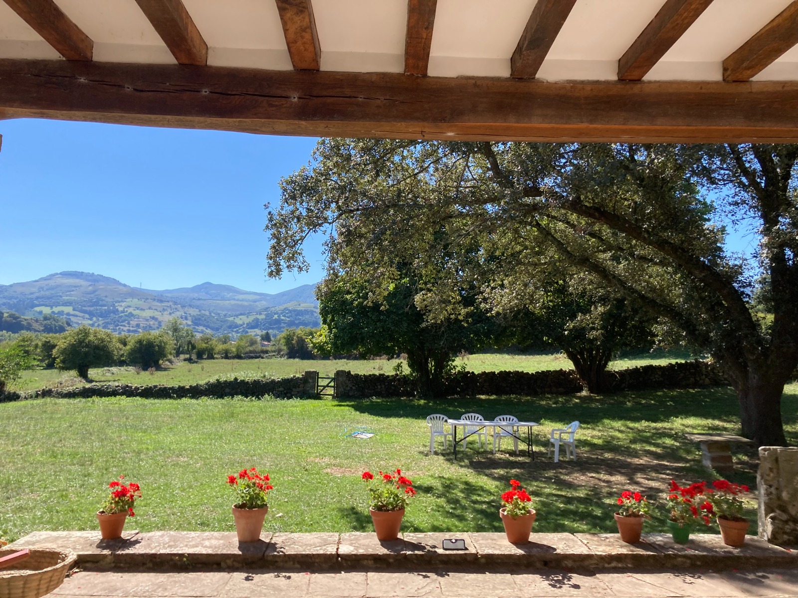 Alquila por horas Chalet de estilo original con gran espacio natural alrededor
