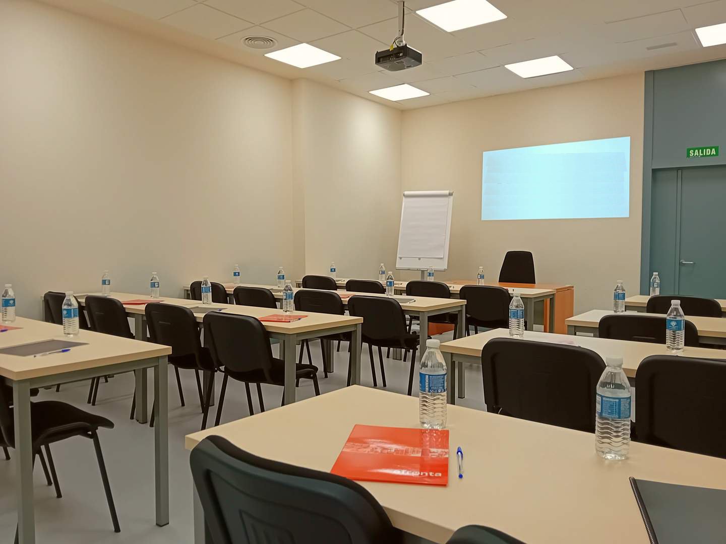 Alquila por horas Aula teórica 2