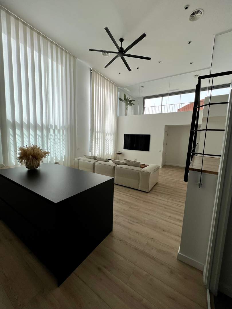 Alquila por horas Loft Doble Altura Estilo Industrial